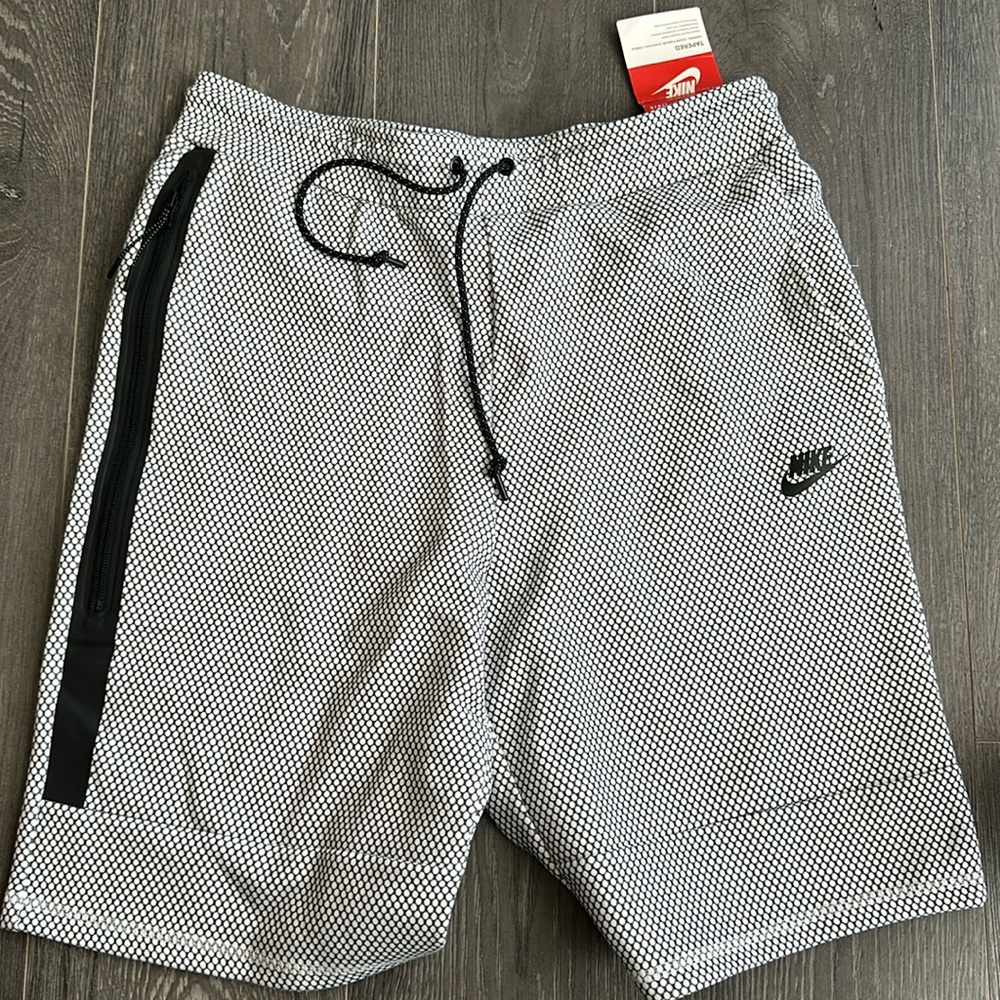 Mens nike tech shorts Large